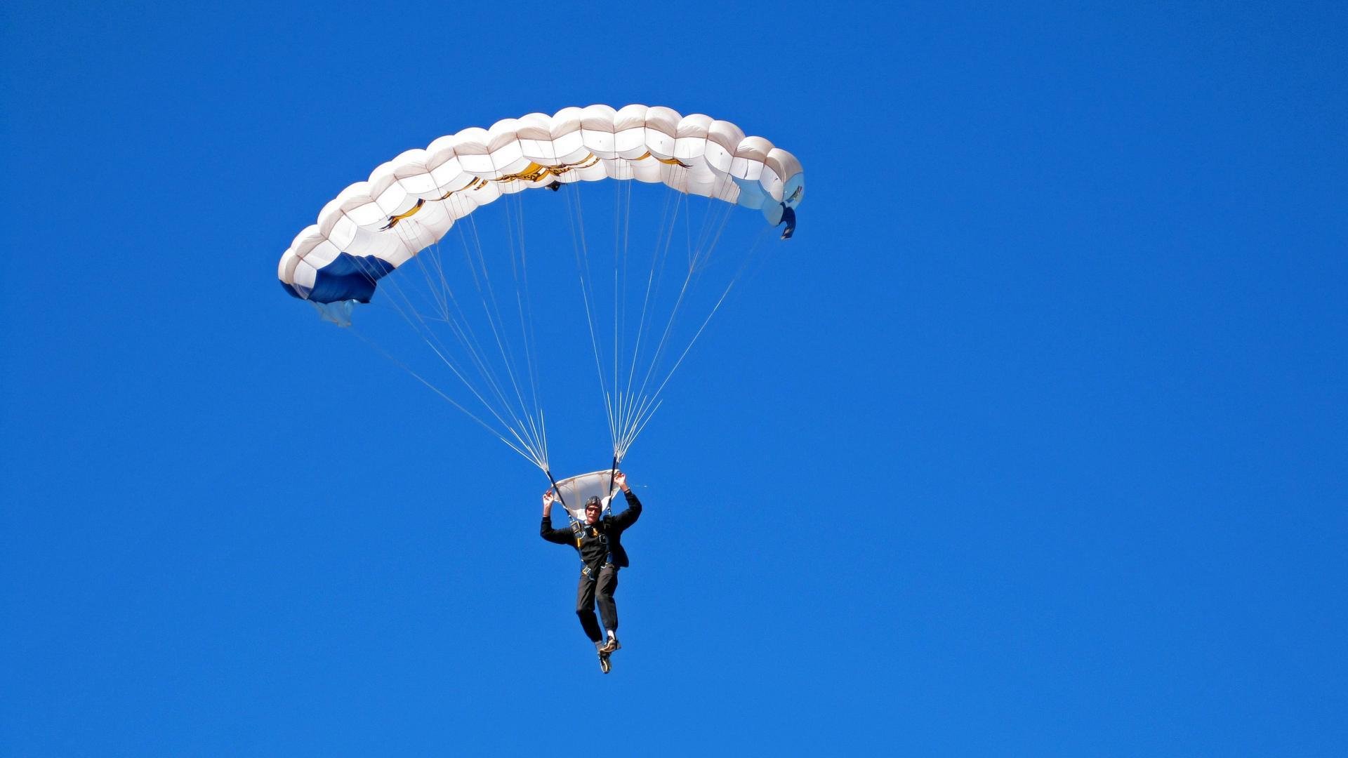 爱游戏下载-智能穿戴设备助力青少年运动健康，推动体育科技创新，智能穿戴设备方案